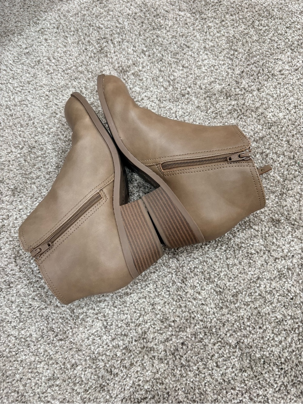 Arizona Camino Women's Ankle Booties in Taupe - Picture 4 of 8